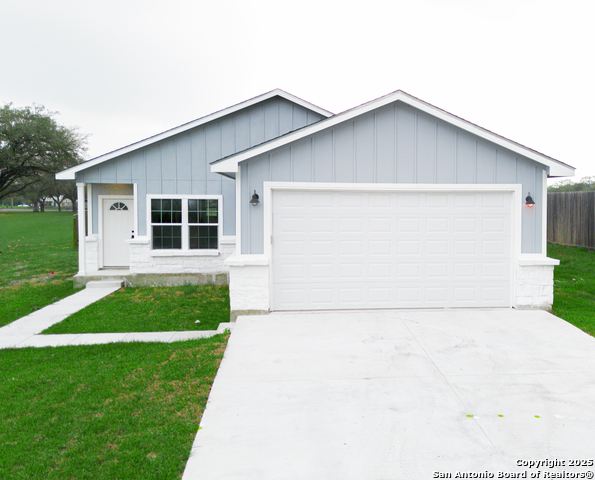 811 N Polk, Beeville, Texas image 1