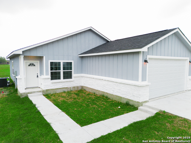 811 N Polk, Beeville, Texas image 2