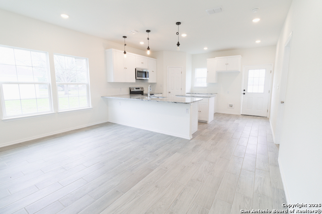 811 N Polk, Beeville, Texas image 4
