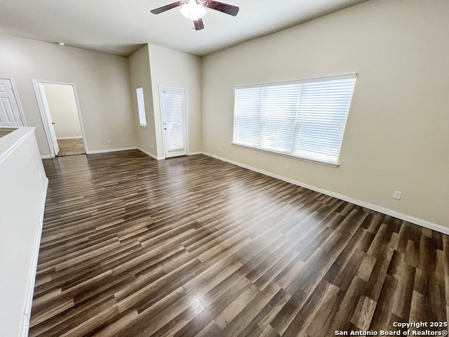 8915 Palmetto Park, Converse, Texas image 23