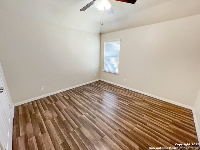 8915 Palmetto Park, Converse, Texas image 32