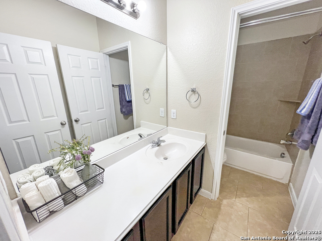 8915 Palmetto Park, Converse, Texas image 34