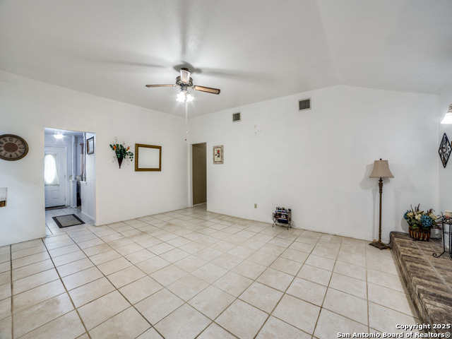 341 Oriente, Pleasanton, Texas image 6