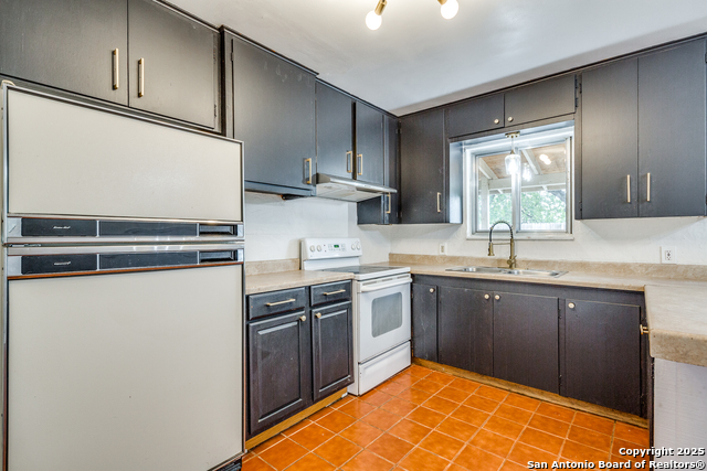 510 Lake, Kerrville, Texas image 3