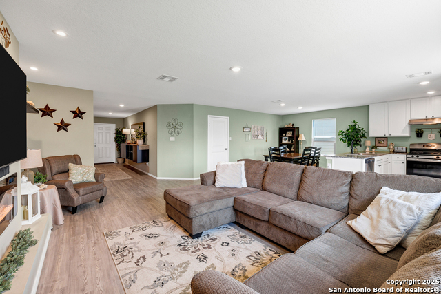 2910 Stigler Dr, Converse, Texas image 6