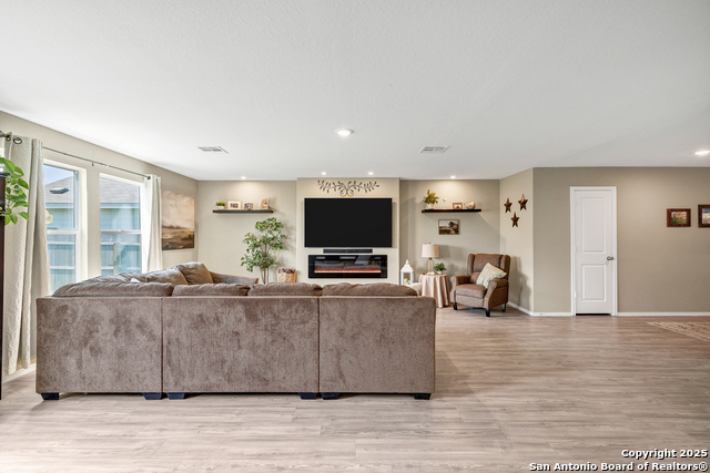2910 Stigler Dr, Converse, Texas image 7