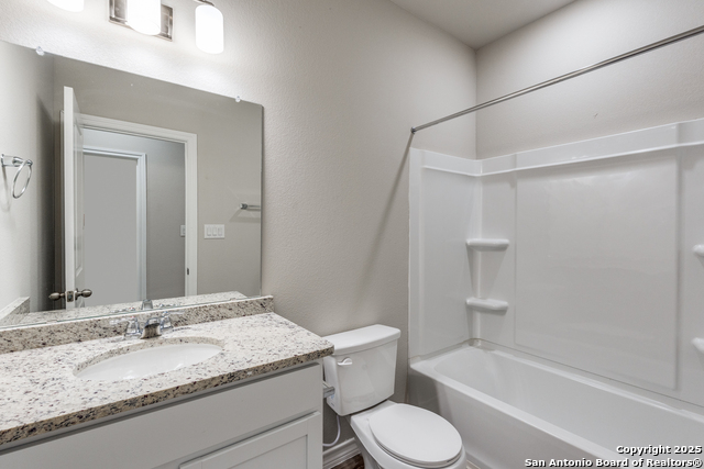 228 W Martindale St, Seguin, Texas image 22