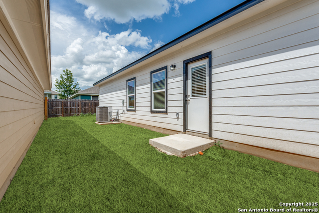 228 W Martindale St, Seguin, Texas image 26