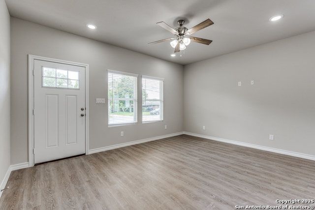 228 W Martindale St, Seguin, Texas image 4