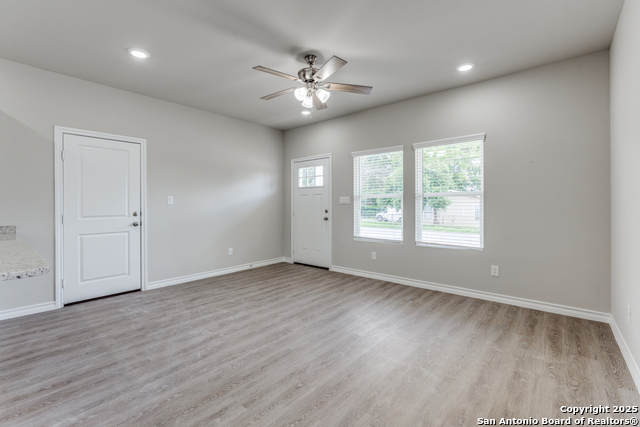 228 W Martindale St, Seguin, Texas image 5