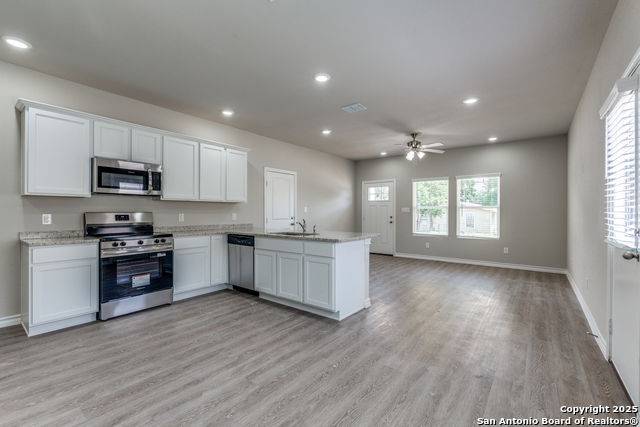 228 W Martindale St, Seguin, Texas image 6