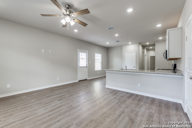 228 W Martindale St, Seguin, Texas image 8