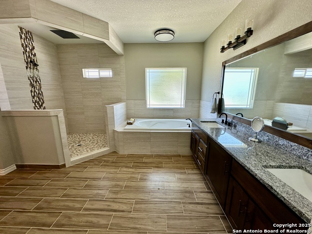 112 Estates Dr, La Vernia, Texas image 6