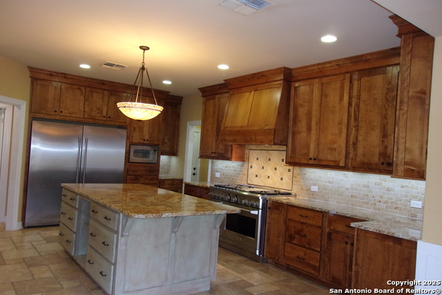 1622 Continental Dr, Pleasanton, Texas image 7