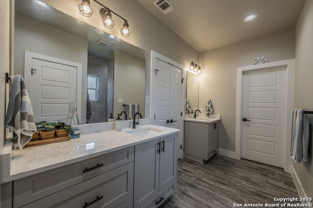100 N Mahogany Path, La Vernia, Texas image 16
