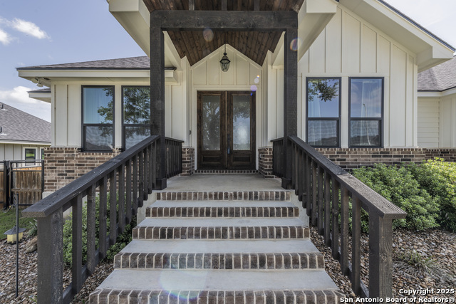 100 N Mahogany Path, La Vernia, Texas image 2