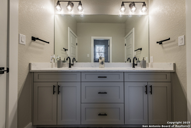 100 N Mahogany Path, La Vernia, Texas image 25