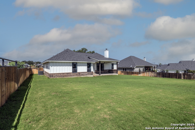 100 N Mahogany Path, La Vernia, Texas image 32