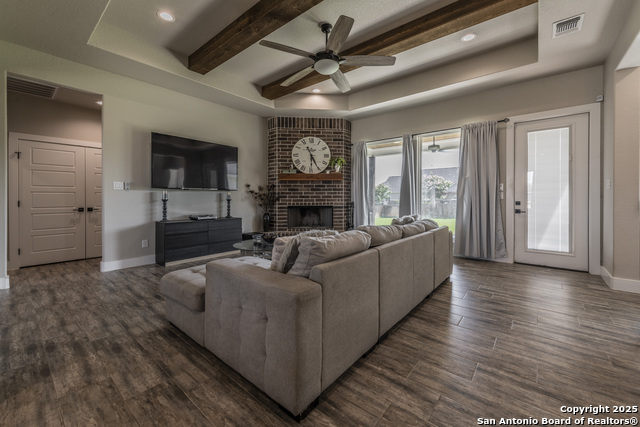 100 N Mahogany Path, La Vernia, Texas image 5