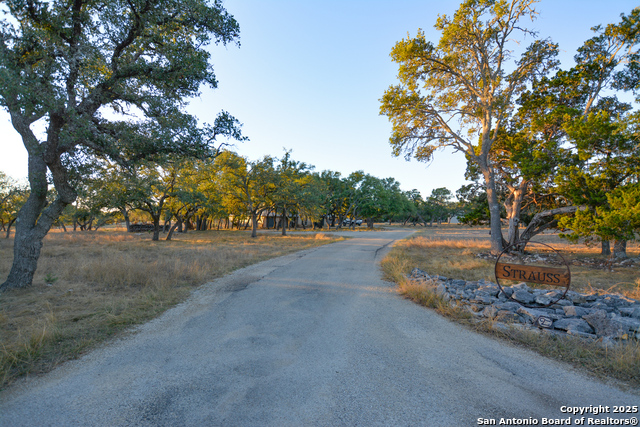 777 Black Jack Aly, Kerrville, Texas image 6