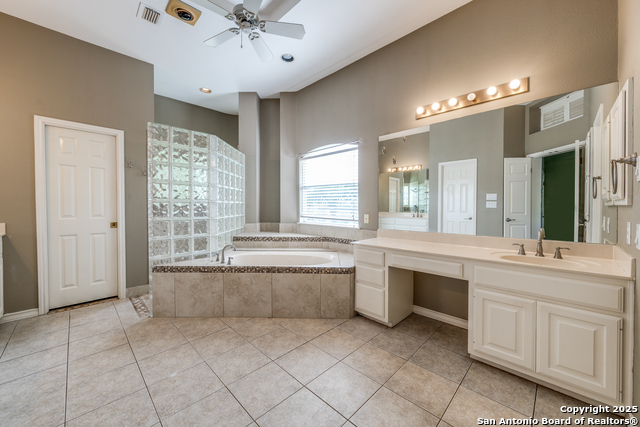 8520 Fair Oaks, Boerne, Texas image 25