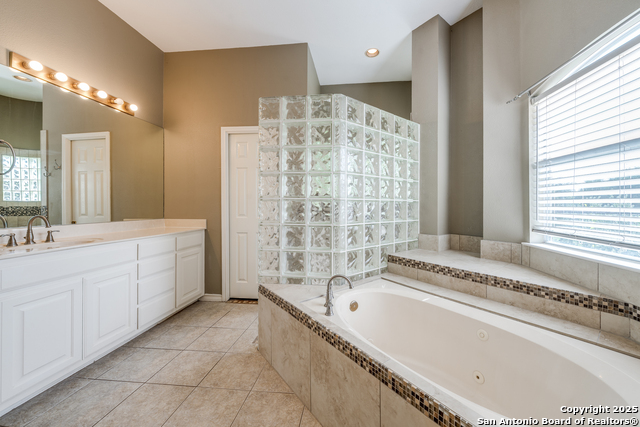 8520 Fair Oaks, Boerne, Texas image 26