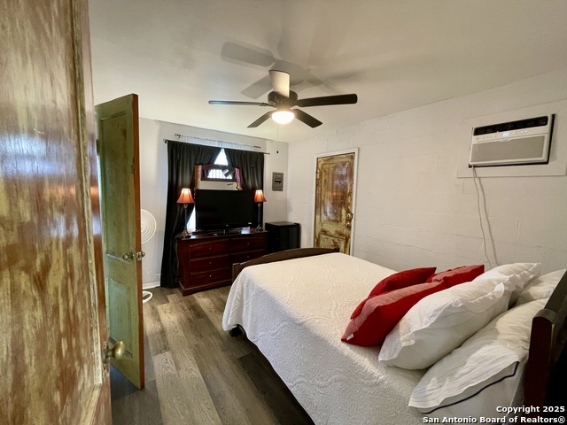406 Hackberry, Bandera, Texas image 17