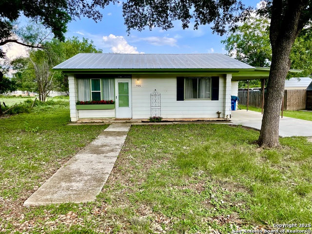 406 Hackberry, Bandera, Texas image 3