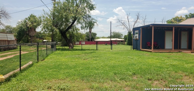 705 Carrizo, Cotulla, Texas image 3