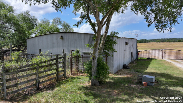 4279 Fm 791, Falls City, Texas image 31