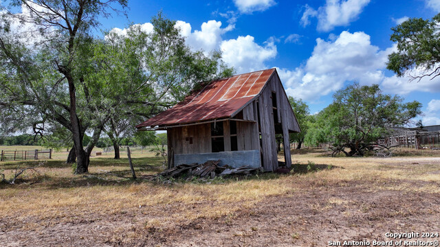 4279 Fm 791, Falls City, Texas image 37
