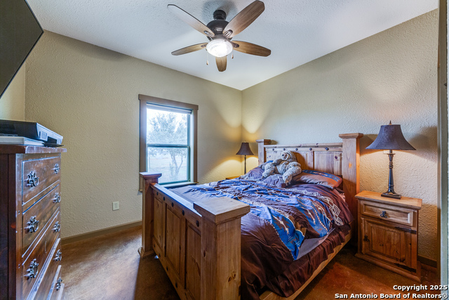 2217 County Road 412, Stockdale, Texas image 15