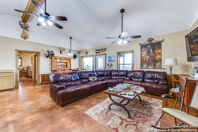 2217 County Road 412, Stockdale, Texas image 4