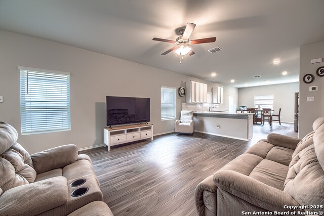 5429 Shasta Place, Saint Hedwig, Texas image 8