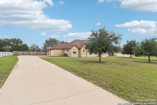 164 Abrego Lake, Floresville, Texas image 2