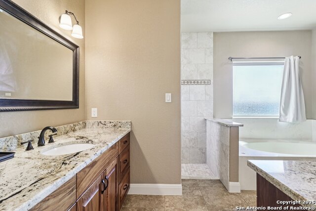 164 Abrego Lake, Floresville, Texas image 32