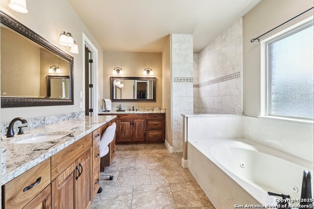 164 Abrego Lake, Floresville, Texas image 35