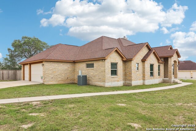 164 Abrego Lake, Floresville, Texas image 6