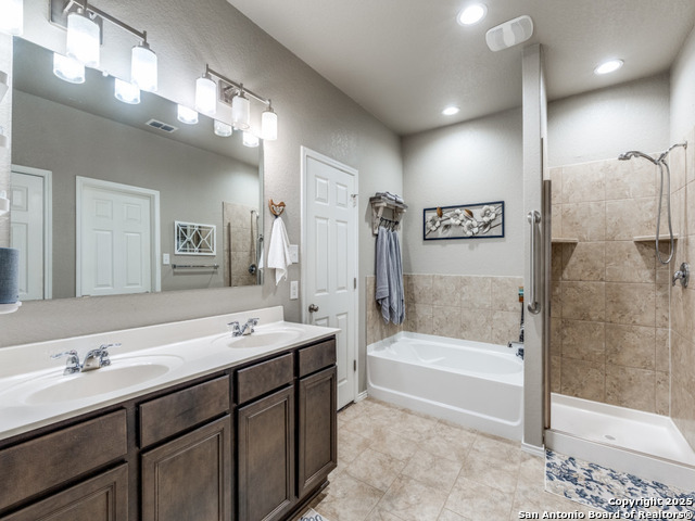 131 Ruger Path, New Braunfels, Texas image 17