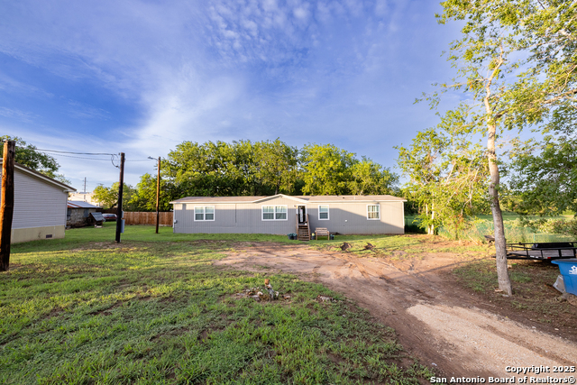 934 7th, Floresville, Texas image 1