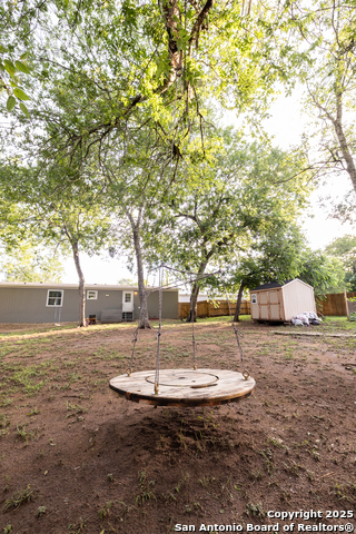 934 7th, Floresville, Texas image 25
