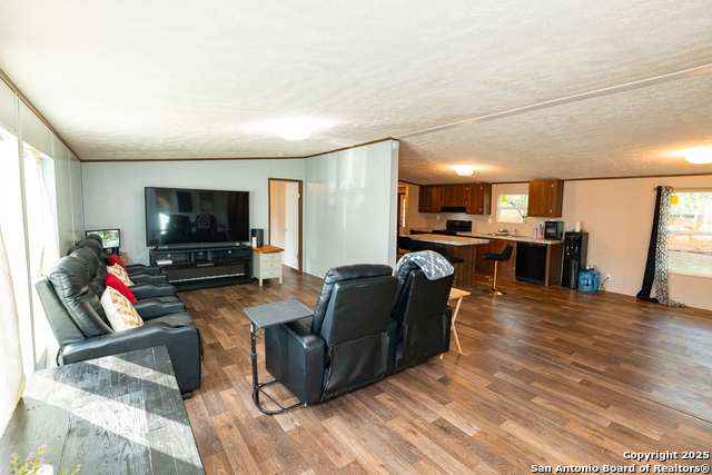 934 7th, Floresville, Texas image 3