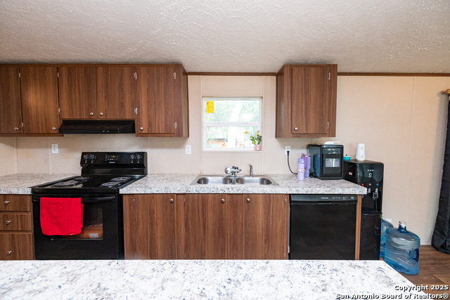 934 7th, Floresville, Texas image 7