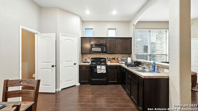 957/959 Floating Star, New Braunfels, Texas image 10