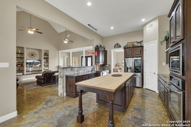 3032 Rolling Oaks, New Braunfels, Texas image 8