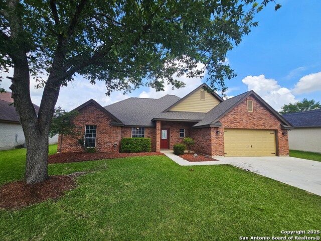 632 Garnet, Seguin, Texas image 1
