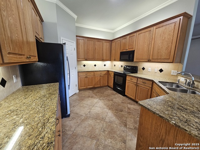 632 Garnet, Seguin, Texas image 11