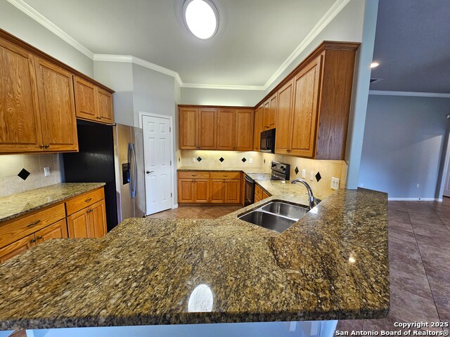 632 Garnet, Seguin, Texas image 12