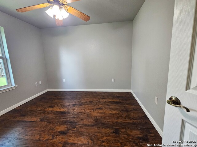 632 Garnet, Seguin, Texas image 30
