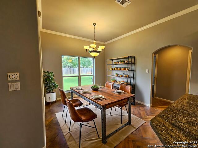 632 Garnet, Seguin, Texas image 5